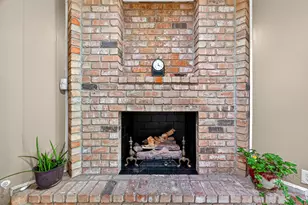 10302 Ivyridge Rd, Houston, TX 77043 - Photo 26