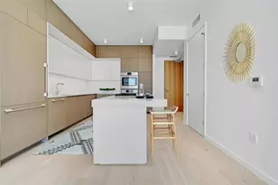 313 W 17th St, Austin, TX 78701 - Photo 12