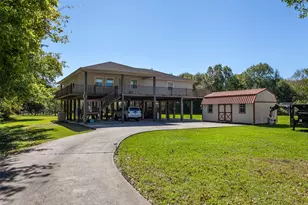 2704 62nd St, Port Arthur, TX 77640 - Photo 2