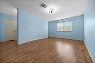 10831 Sandpiper Dr, Houston, TX 77096 - Photo 16