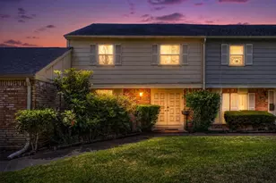 10831 Sandpiper Dr, Houston, TX 77096 - Photo 2