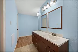 10831 Sandpiper Dr, Houston, TX 77096 - Photo 18