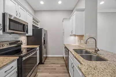 5353 Memorial Drive #2020, Houston, TX 77007 - Photo 2
