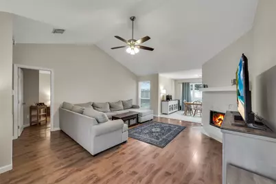 10027 Storm Meadow Drive, Houston, TX 77064 - Photo 8