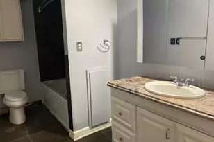 7648 Broadview Dr, Houston, TX 77061 - Photo 10