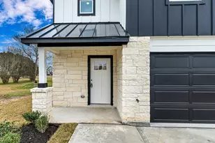 1006 4th St, Hempstead, TX 77445 - Photo 4