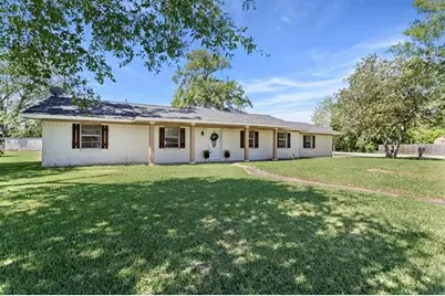 19 Stradford, Orange, TX 77632 - Photo 2