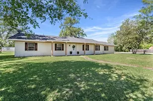 19 Stradford, Orange, TX 77632 - Photo 2