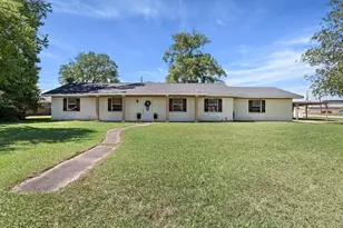 19 Stradford, Orange, TX 77632 - Photo 1