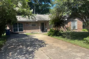 558 Beaver Bend Rd, Houston, TX 77037 - Photo 1