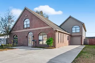 512 Bertloma St, Pasadena, TX 77502 - Photo 1