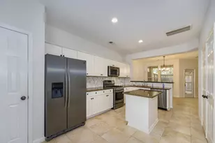 158 N Magnolia Pond Pl, The Woodlands, TX 77381 - Photo 8