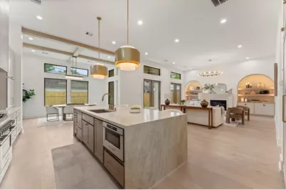 710 E 18th Street, Houston, TX 77008 - Photo 1