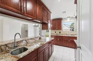 11602 Sagemeadow Ln, Houston, TX 77089 - Photo 10