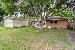 5727 Arboles Dr, Houston, TX 77035 - Photo 28
