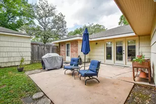5727 Arboles Dr, Houston, TX 77035 - Photo 28