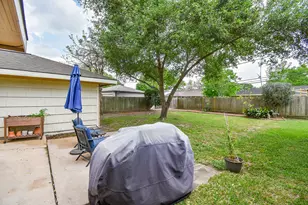 5727 Arboles Dr, Houston, TX 77035 - Photo 30