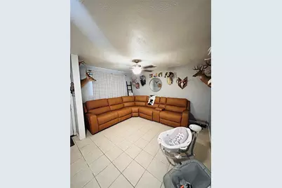 2 Travis Court, Angleton, TX 77515 - Photo 4