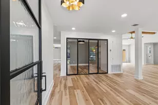 10711 Ella Lee Ln, Houston, TX 77042 - Photo 6