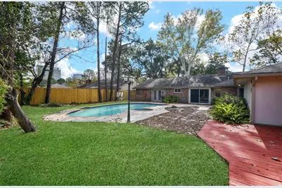 10706 Inwood Drive, Houston, TX 77042 - Photo 30