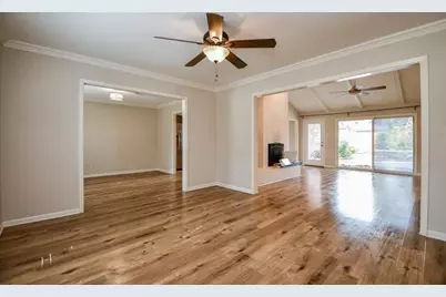 10706 Inwood Drive, Houston, TX 77042 - Photo 4