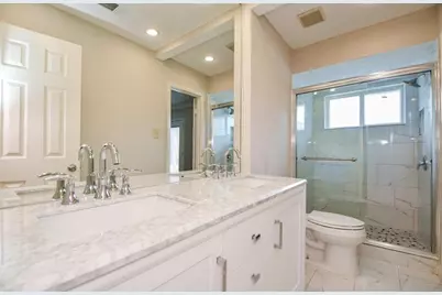10706 Inwood Drive, Houston, TX 77042 - Photo 18