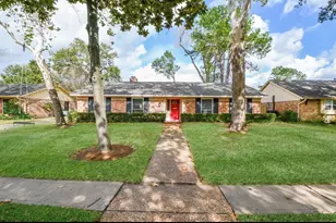 10706 Inwood Dr, Houston, TX 77042 - Photo 2