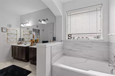 10902 Spruce Drive N, La Porte, TX 77571 - Photo 14