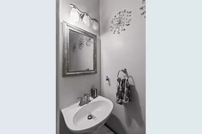 10902 Spruce Drive N, La Porte, TX 77571 - Photo 12