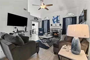 10902 Spruce Dr N, La Porte, TX 77571 - Photo 6