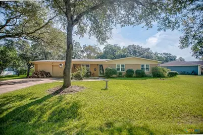 502 Avenue G, El Campo, TX 77437 - Photo 1