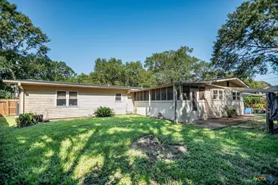 502 Avenue G, El Campo, TX 77437 - Photo 4