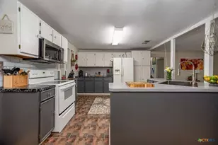 502 Ave G, El Campo, TX 77437 - Photo 10