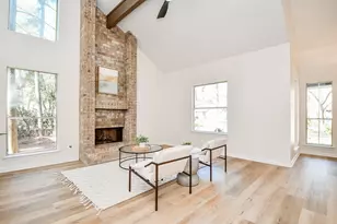 21 Edgewood Forest Ct, The Woodlands, TX 77381 - Photo 10