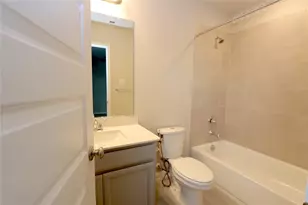 7219 Toluca Dr, Rosharon, TX 77583 - Photo 4