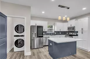 8529 Dosia St, Houston, TX 77051 - Photo 12