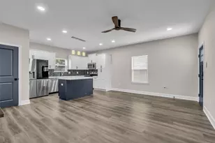 8529 Dosia St, Houston, TX 77051 - Photo 14