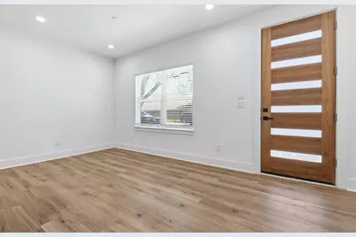 8805 Parkway Drive, Houston, TX 77088 - Photo 4