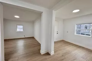 27 Norwood St, Houston, TX 77011 - Photo 2