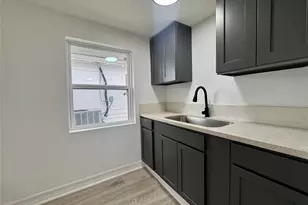 27 Norwood St, Houston, TX 77011 - Photo 6