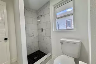 27 Norwood St, Houston, TX 77011 - Photo 8