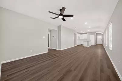 2114 Creole Creek Lane, Houston, TX 77090 - Photo 4