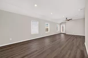 2114 Creole Crk Ln, Houston, TX 77090 - Photo 2
