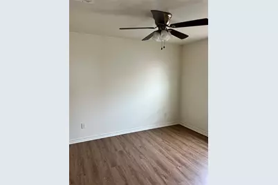 712 N Sharp Street, Franklin, TX 77856 - Photo 4