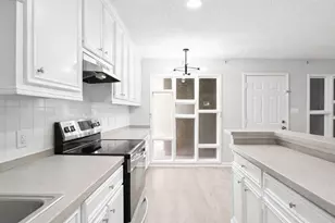 3502 Burlington St, Houston, TX 77006 - Photo 6