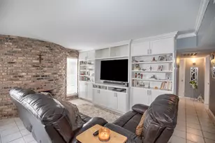 2101 Fountain View Dr, Houston, TX 77057 - Photo 12