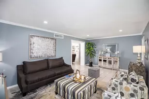 2101 Fountain View Dr, Houston, TX 77057 - Photo 10