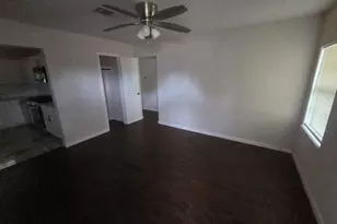 8755 Pattibob St, Houston, TX 77029 - Photo 6