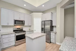 13339 Yaupon Holly Ln, Houston, TX 77044 - Photo 8