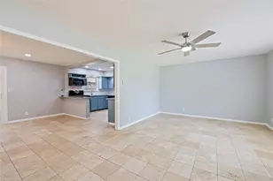 2513 Meadow Ln, La Marque, TX 77568 - Photo 4